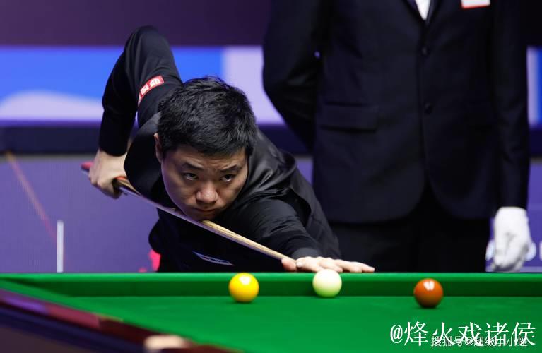 斯诺克英锦赛:丁俊晖战胜徐思 挺进16强 斯诺克英锦赛:丁俊晖战胜徐思 挺进16强